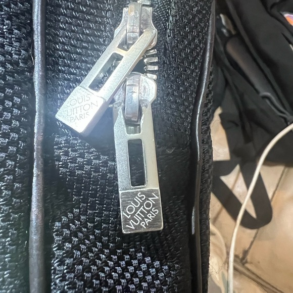 Louis Vuitton crossbody men’s bag - Picture 5 of 10